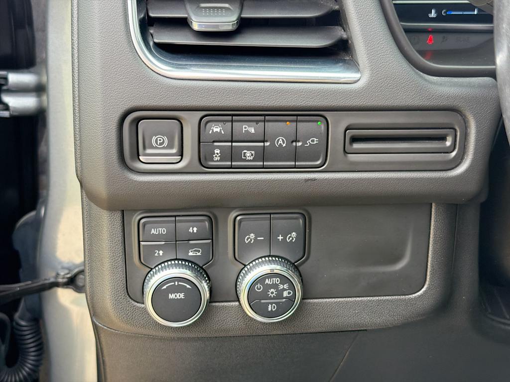Thumbnail: 2022 GMC Yukon XL - 32