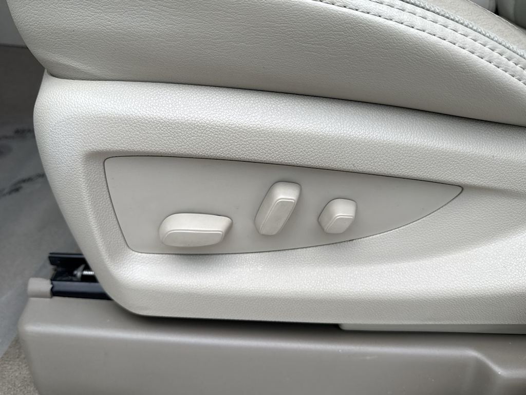 Thumbnail: 2020 GMC Yukon XL - 25