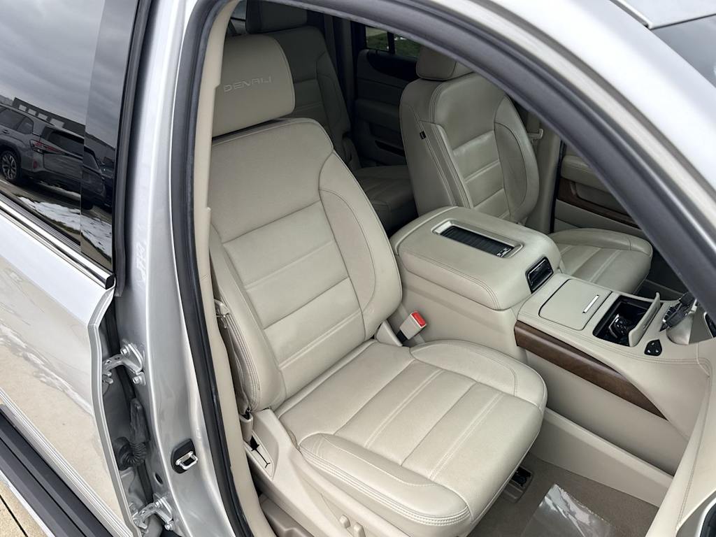 Thumbnail: 2020 GMC Yukon XL - 11