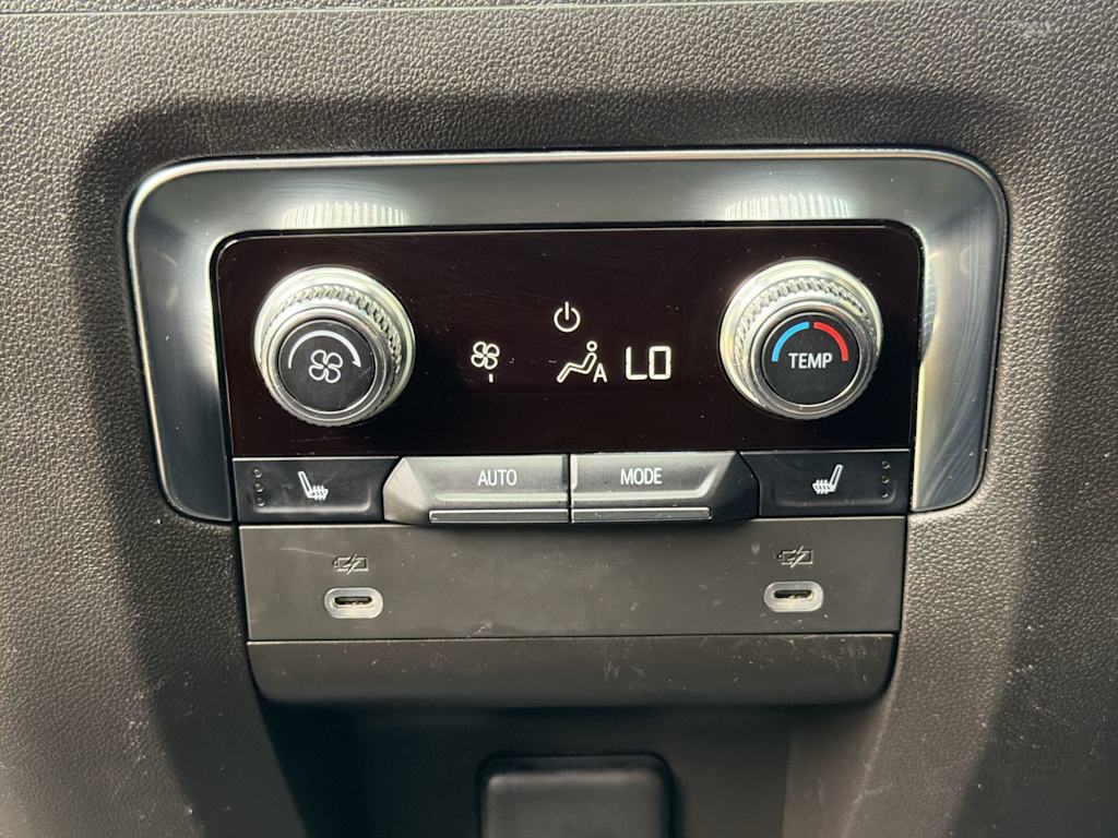 Thumbnail: 2021 GMC Yukon XL - 34