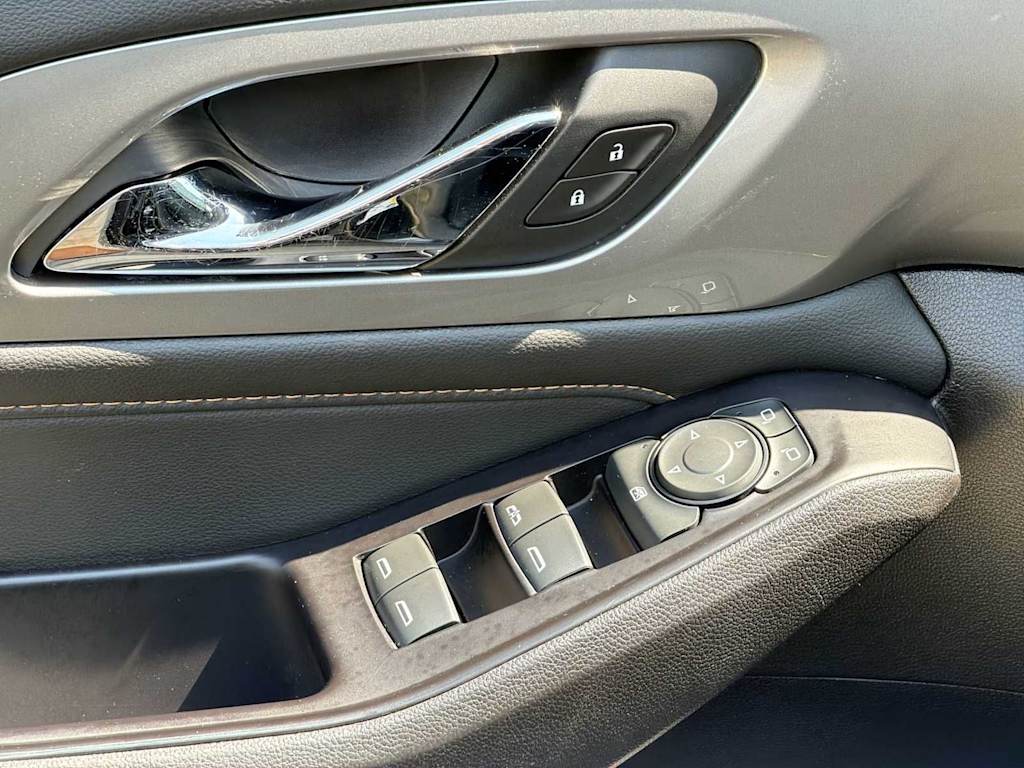 Thumbnail: 2019 Chevrolet Traverse - 23