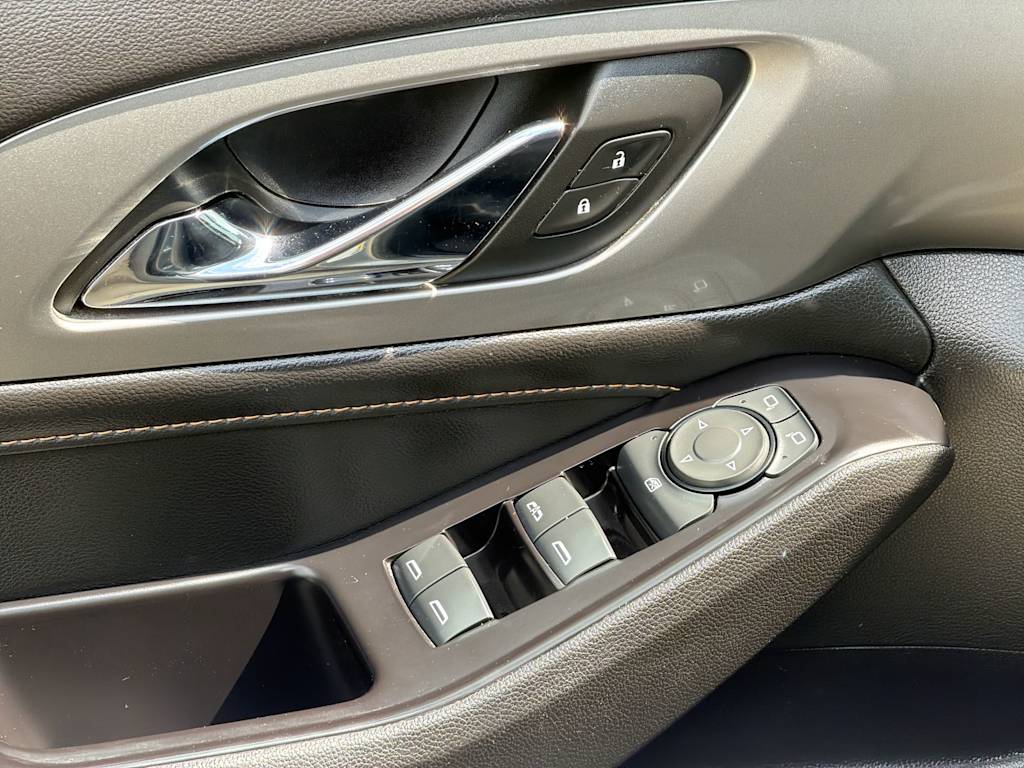 Thumbnail: 2019 Chevrolet Traverse - 23
