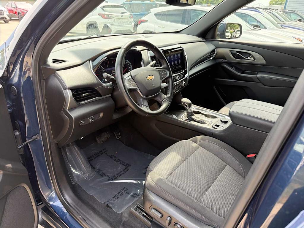 Thumbnail: 2023 Chevrolet Traverse - 9