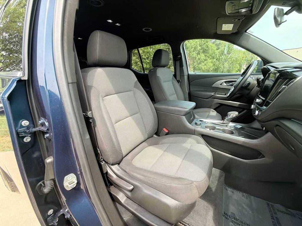 Thumbnail: 2023 Chevrolet Traverse - 25