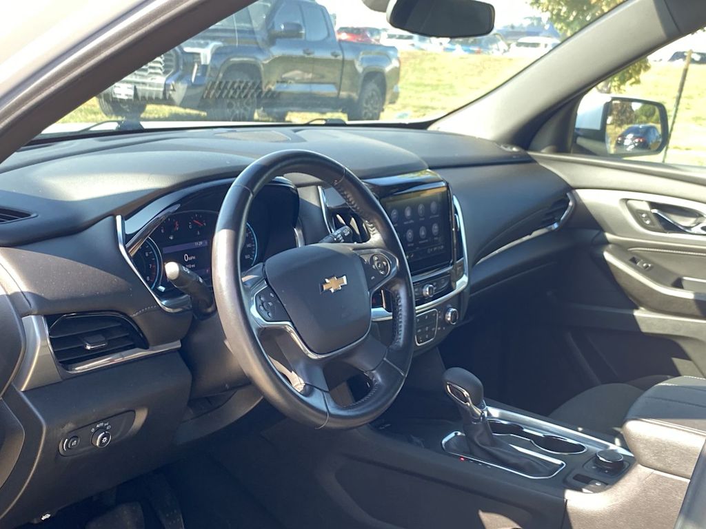 Thumbnail: 2022 Chevrolet Traverse - 2