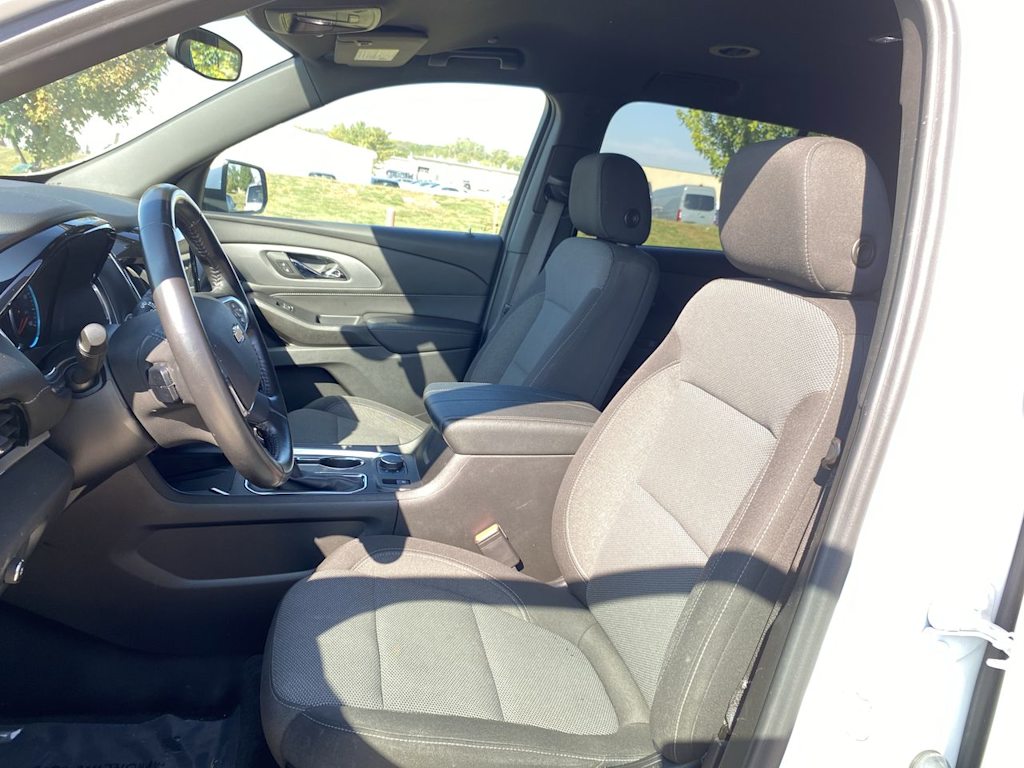 Thumbnail: 2022 Chevrolet Traverse - 10