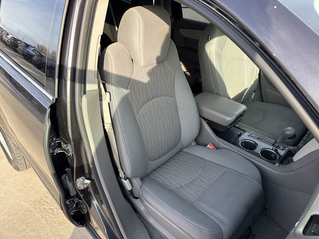 Thumbnail: 2016 Chevrolet Traverse - 12