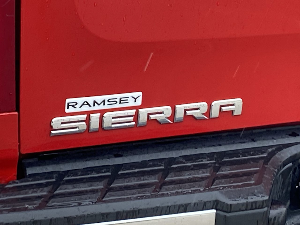 Thumbnail: 2011 GMC Sierra 1500 - 23