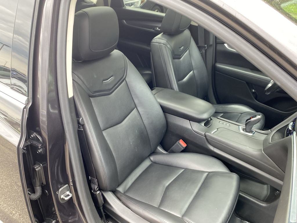 Thumbnail: 2019 Cadillac XT5 - 10