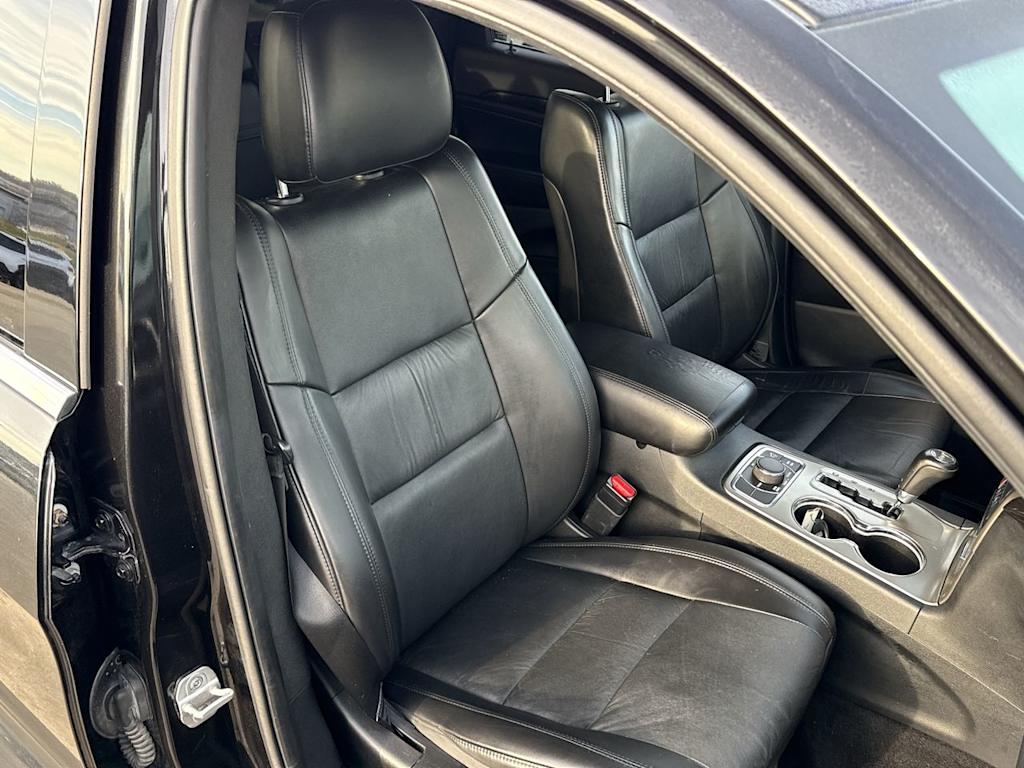 Thumbnail: 2011 Jeep Grand Cherokee - 12