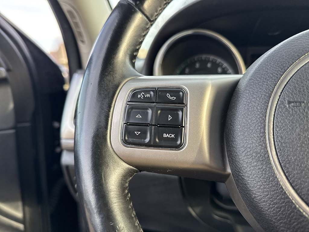 Thumbnail: 2011 Jeep Grand Cherokee - 27