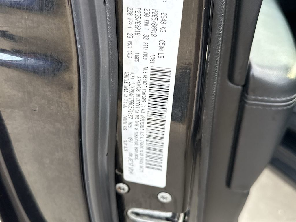 Thumbnail: 2011 Jeep Grand Cherokee - 20