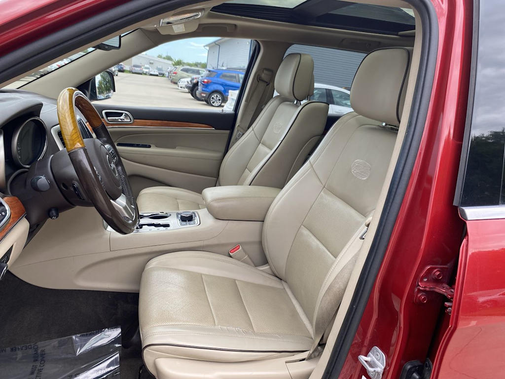 Thumbnail: 2011 Jeep Grand Cherokee - 9