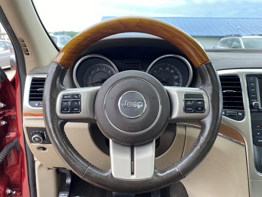 Thumbnail: 2011 Jeep Grand Cherokee - 12