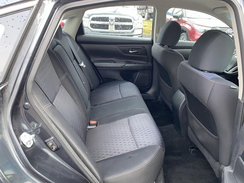 Thumbnail: 2016 Nissan Altima - 25