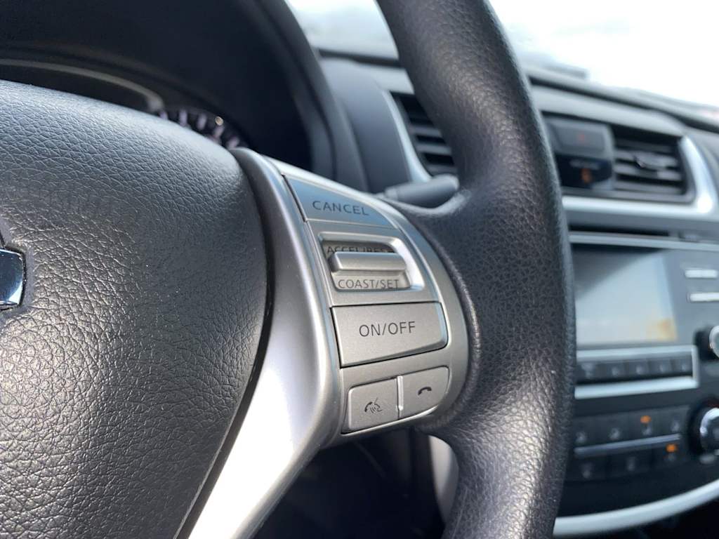 Thumbnail: 2016 Nissan Altima - 27