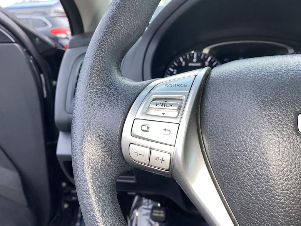 Thumbnail: 2016 Nissan Altima - 26