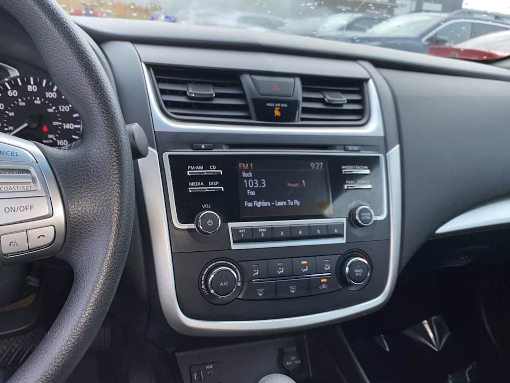 Thumbnail: 2016 Nissan Altima - 12