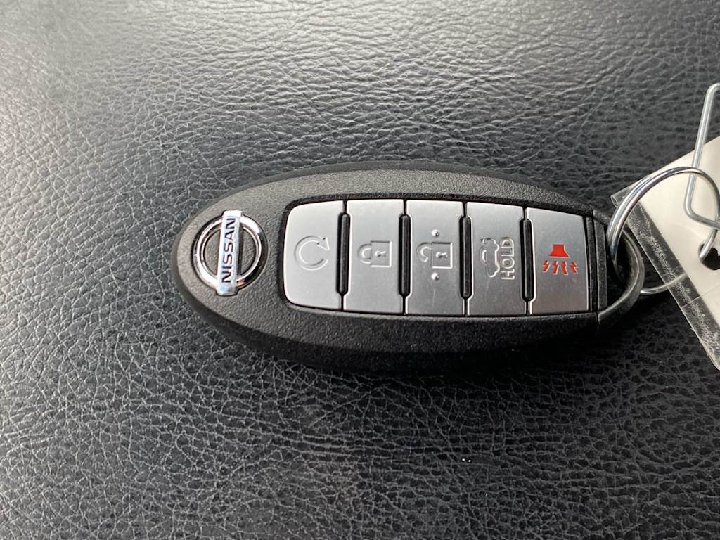 Thumbnail: 2016 Nissan Altima - 16