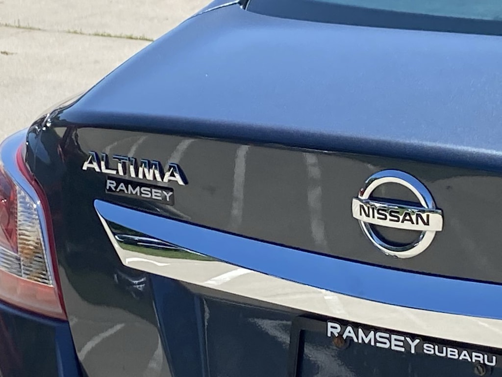 Thumbnail: 2013 Nissan Altima - 24