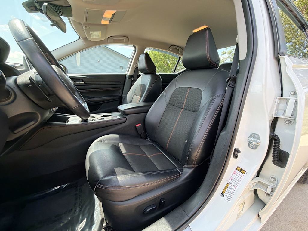 Thumbnail: 2020 Nissan Altima - 10