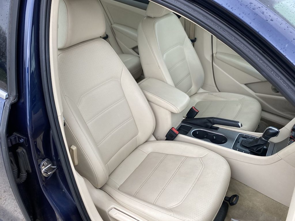 2015 Volkswagen Passat SE 11