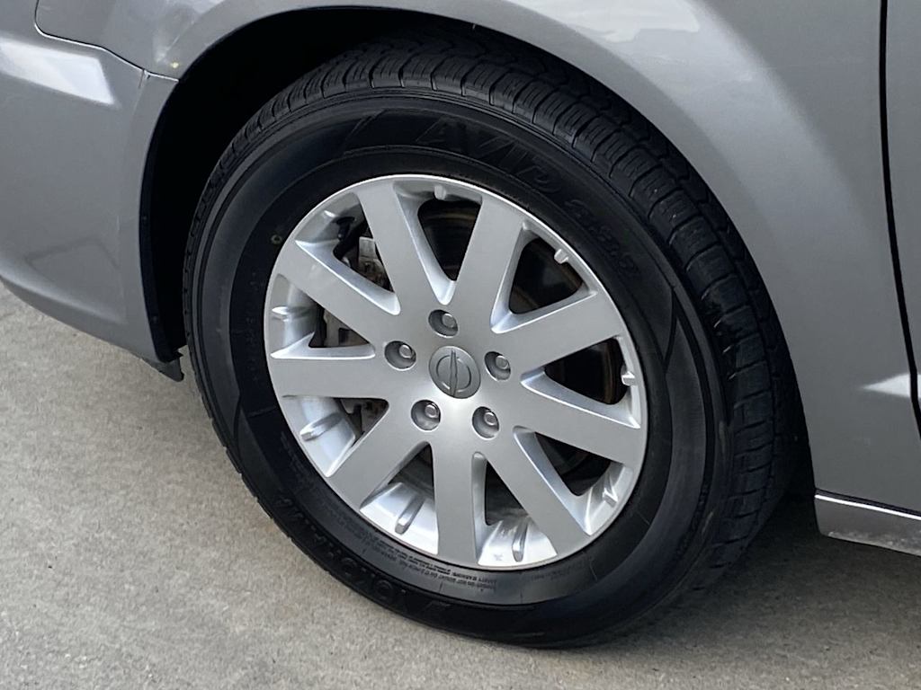 Thumbnail: 2016 Chrysler Town & Country - 7