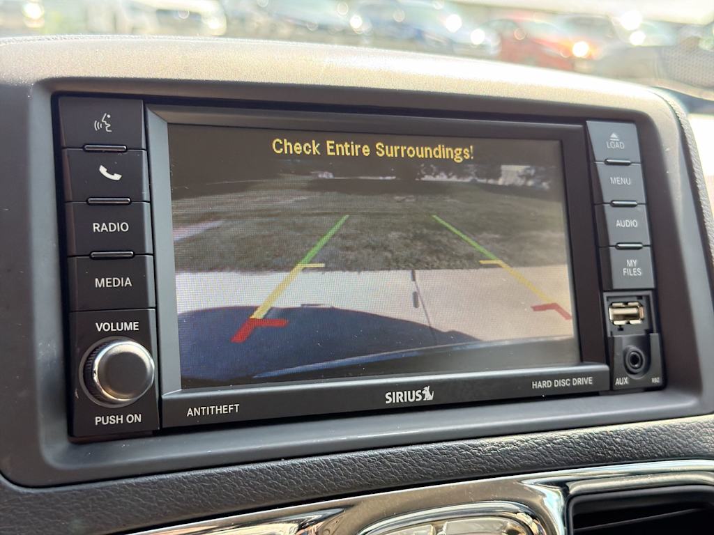 Thumbnail: 2015 Chrysler Town & Country - 28