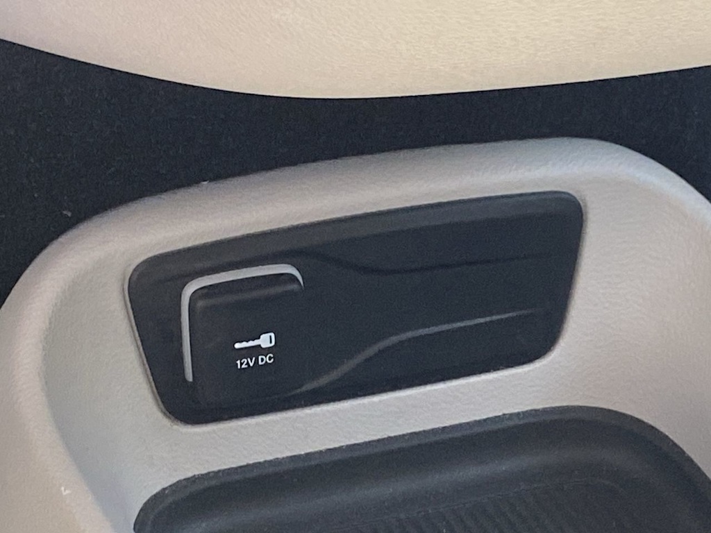 2018 Chrysler Pacifica LX 32