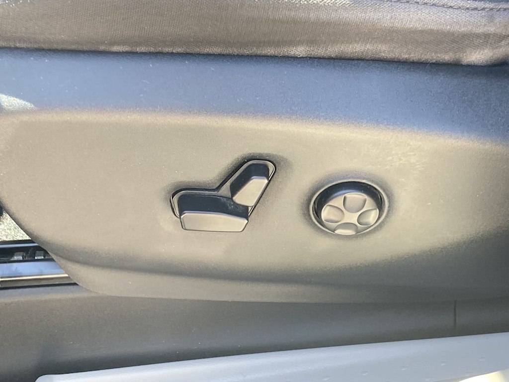 2018 Chrysler Pacifica LX 24