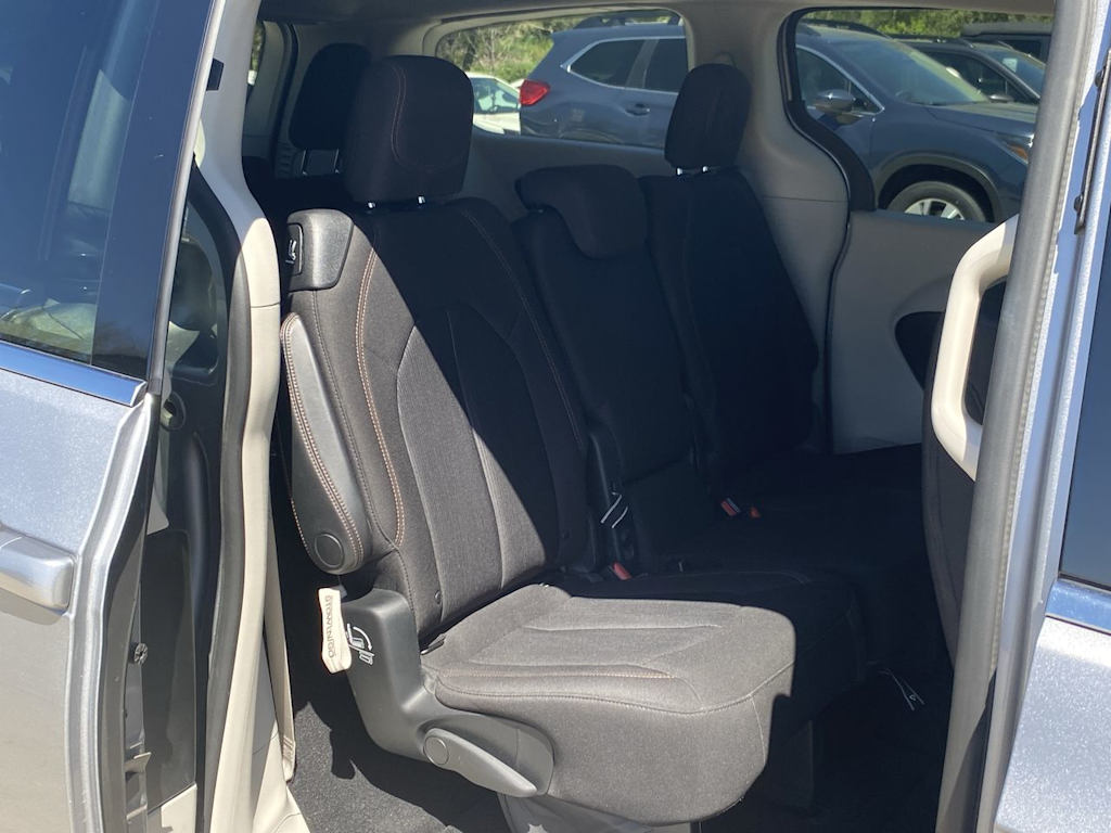2018 Chrysler Pacifica LX 25