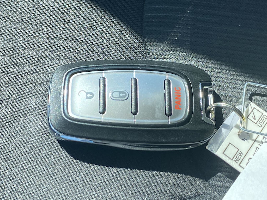 2018 Chrysler Pacifica LX 18