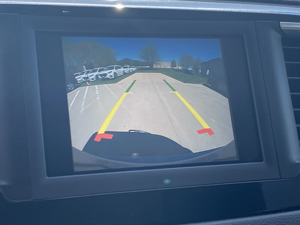 2018 Chrysler Pacifica LX 31