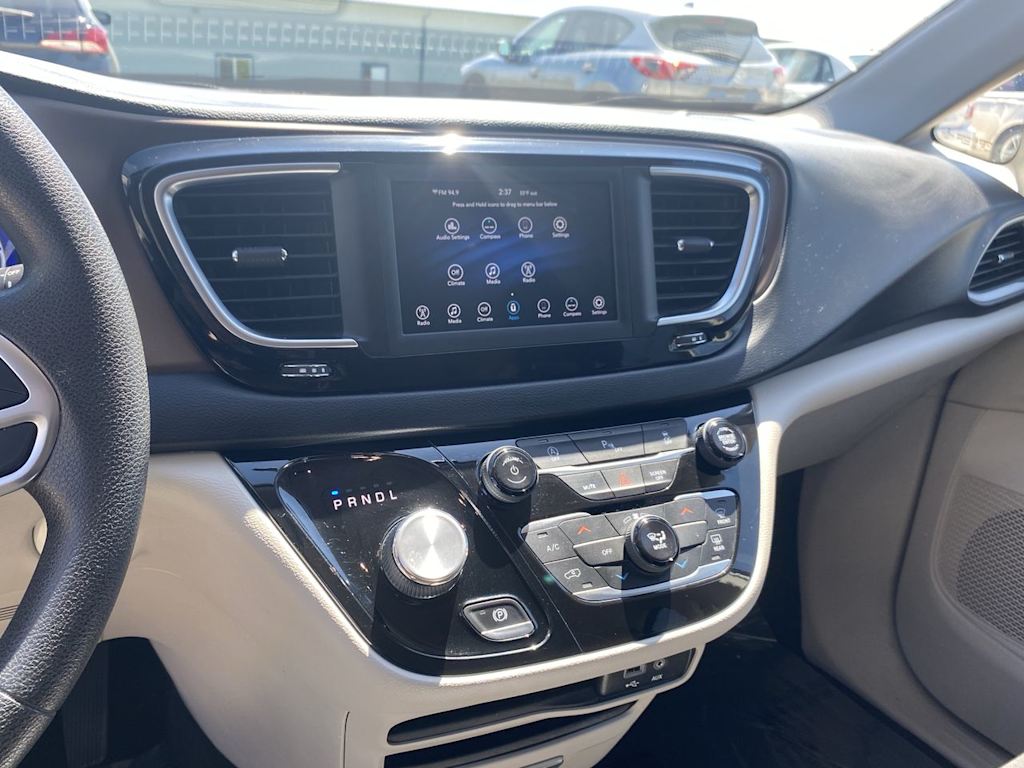 2018 Chrysler Pacifica LX 14