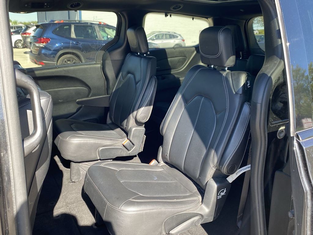 2018 Chrysler Pacifica  25