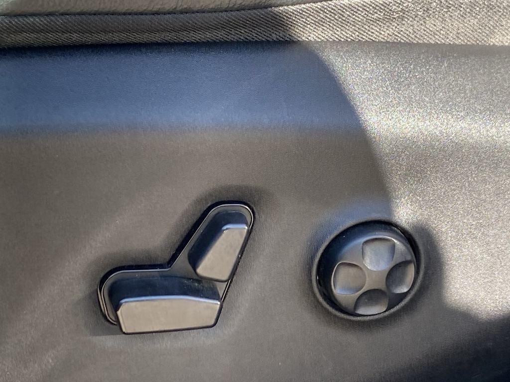 2018 Chrysler Pacifica  23