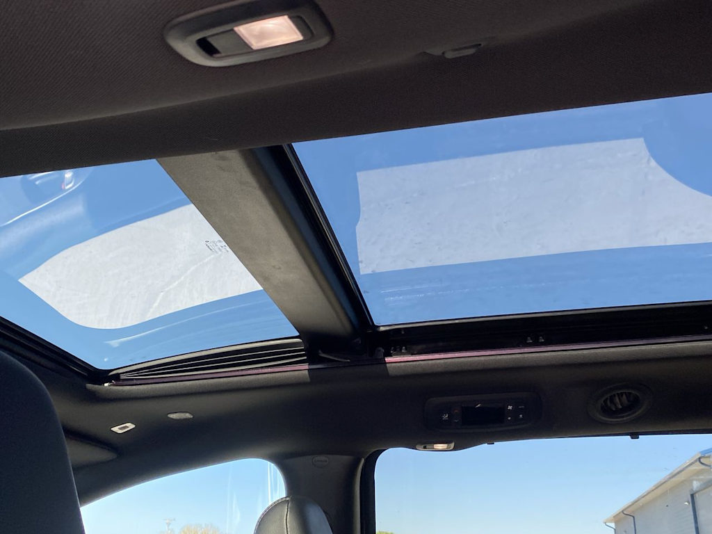 2018 Chrysler Pacifica  24