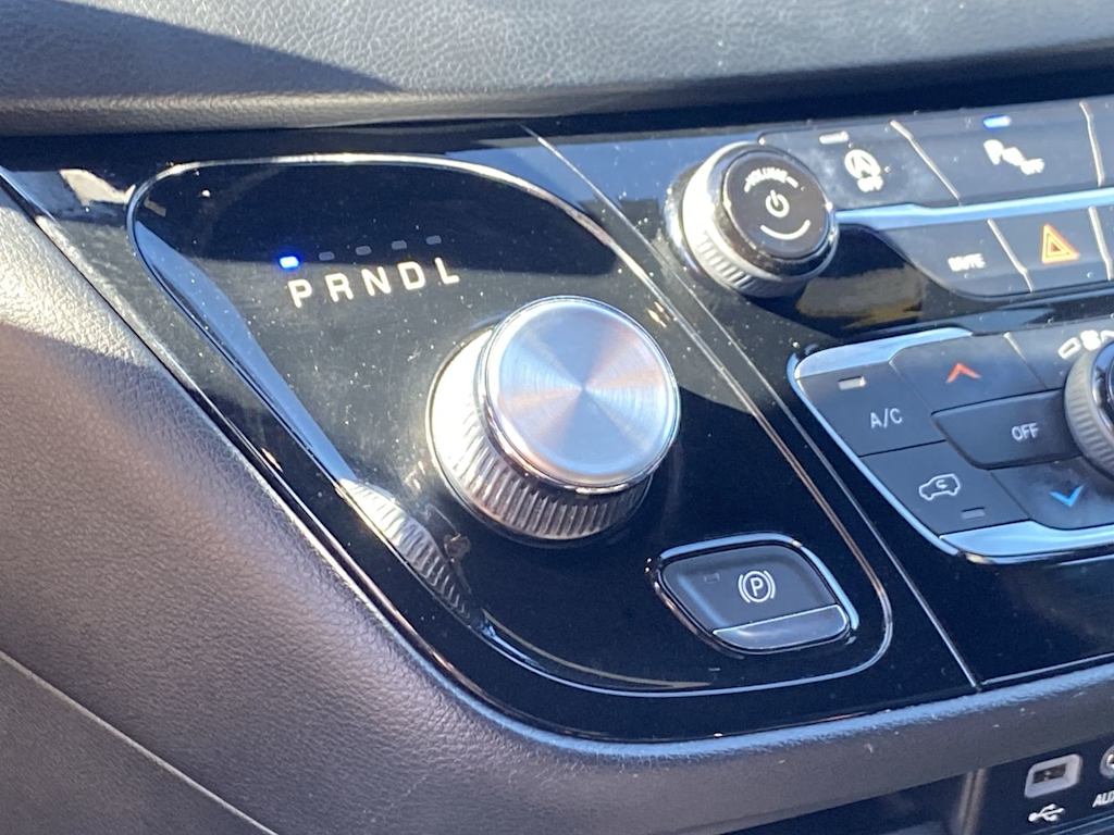 2018 Chrysler Pacifica  35