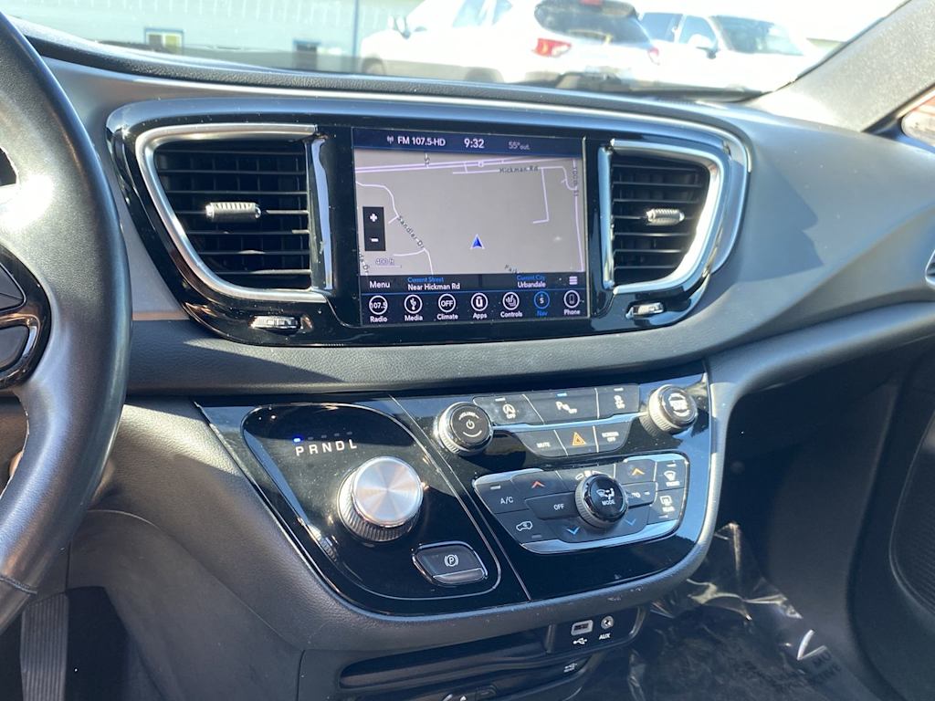 2018 Chrysler Pacifica  14