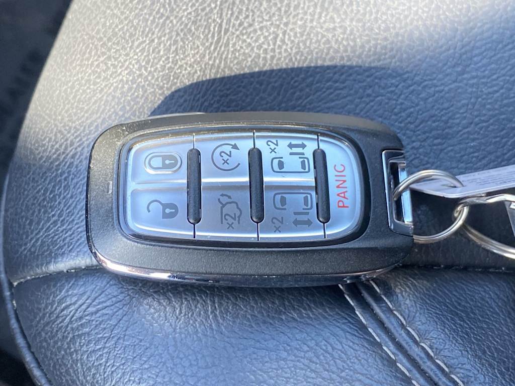2018 Chrysler Pacifica  36
