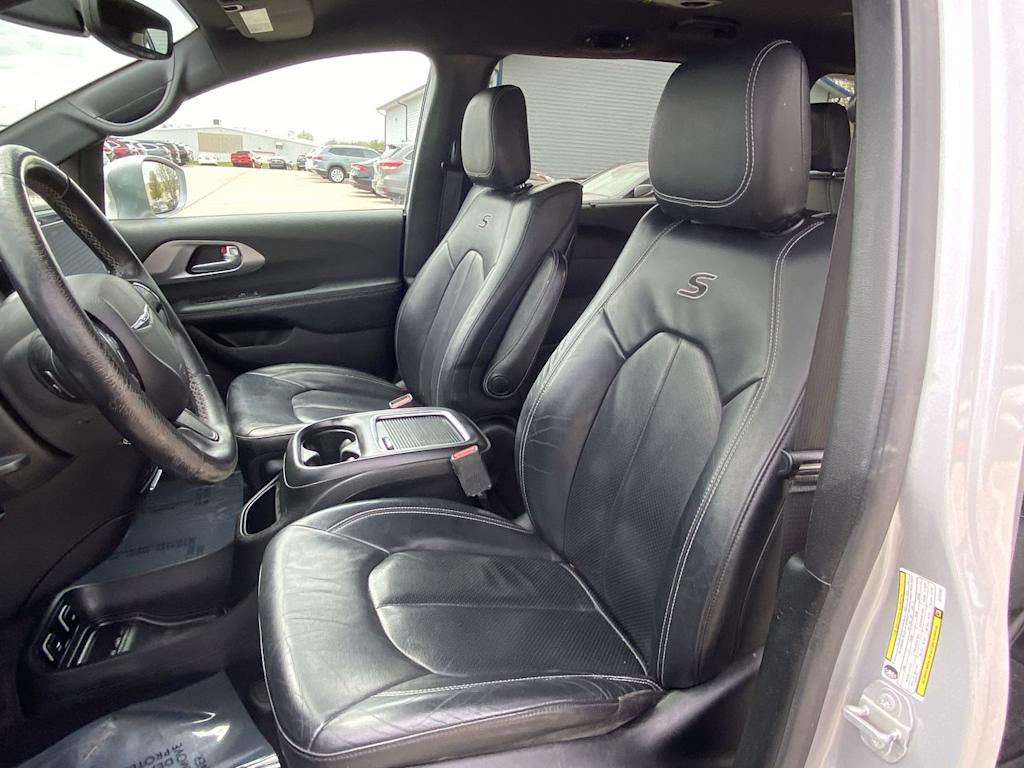 2018 Chrysler Pacifica  10