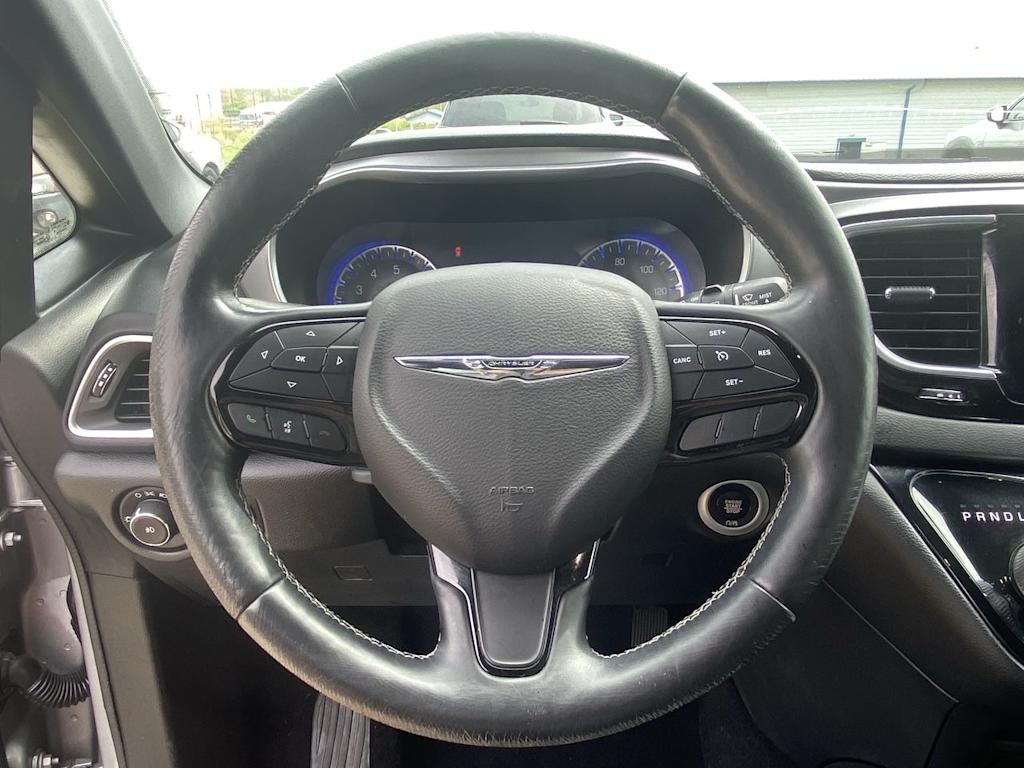 2018 Chrysler Pacifica  13