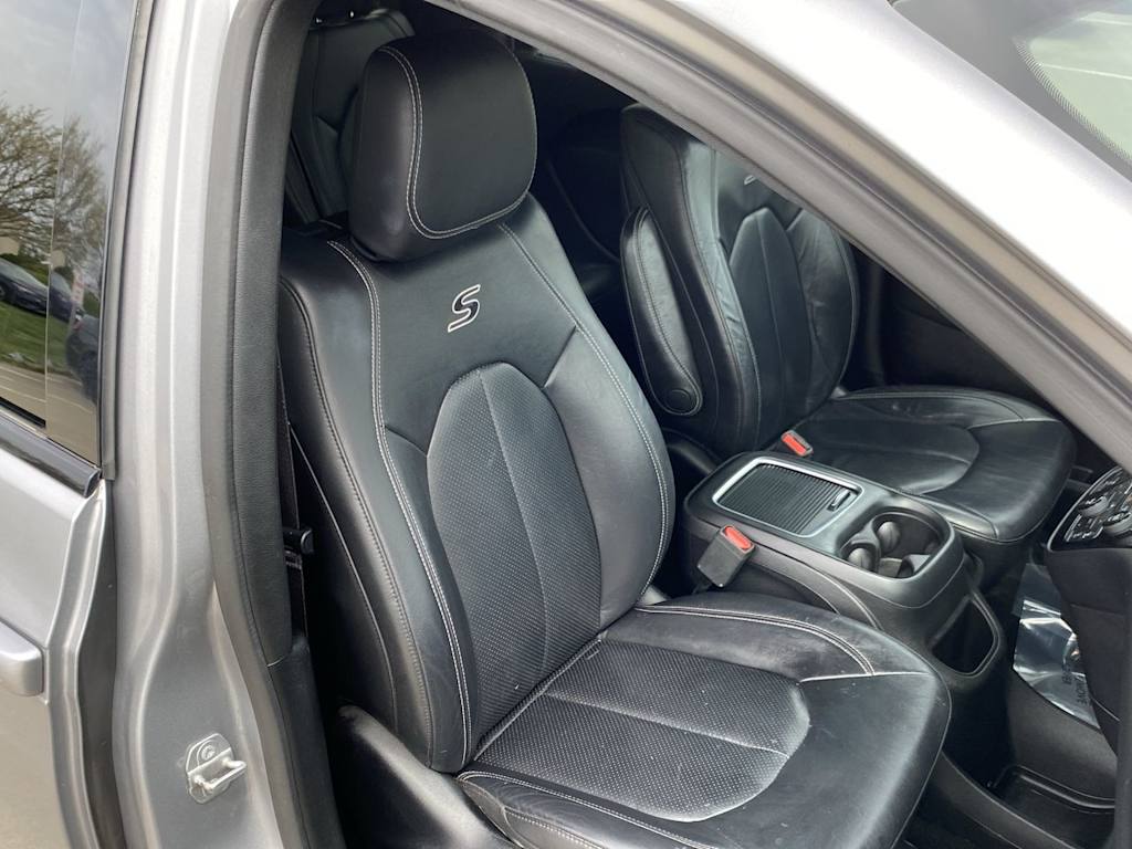 2018 Chrysler Pacifica  11