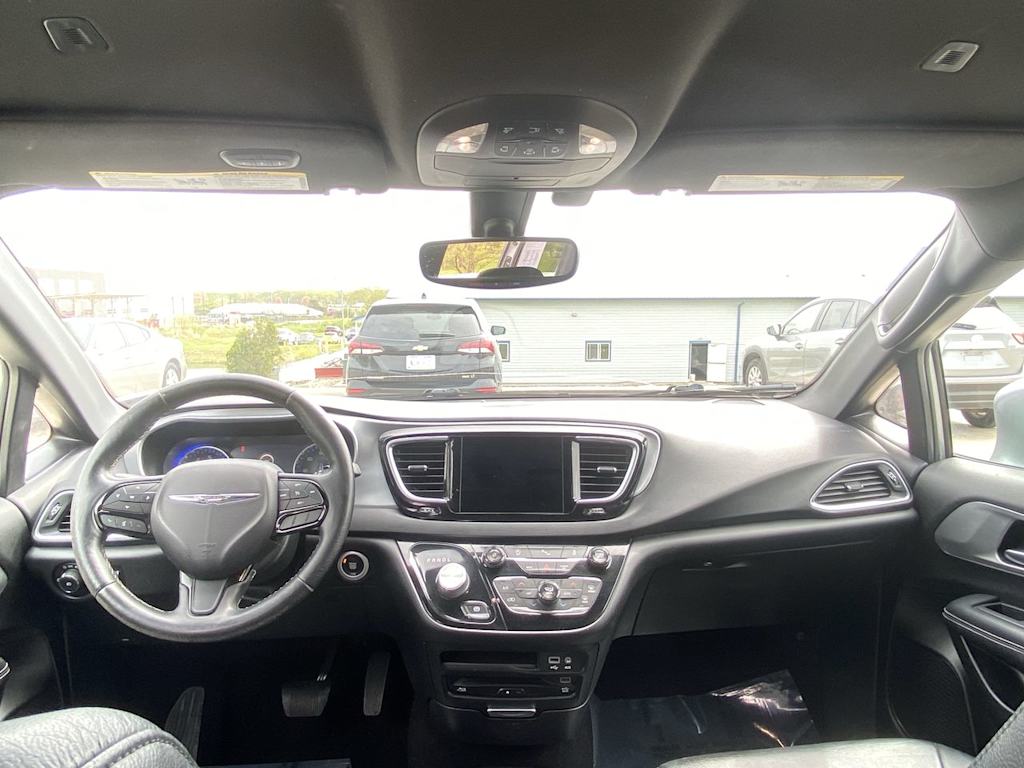 2018 Chrysler Pacifica  9