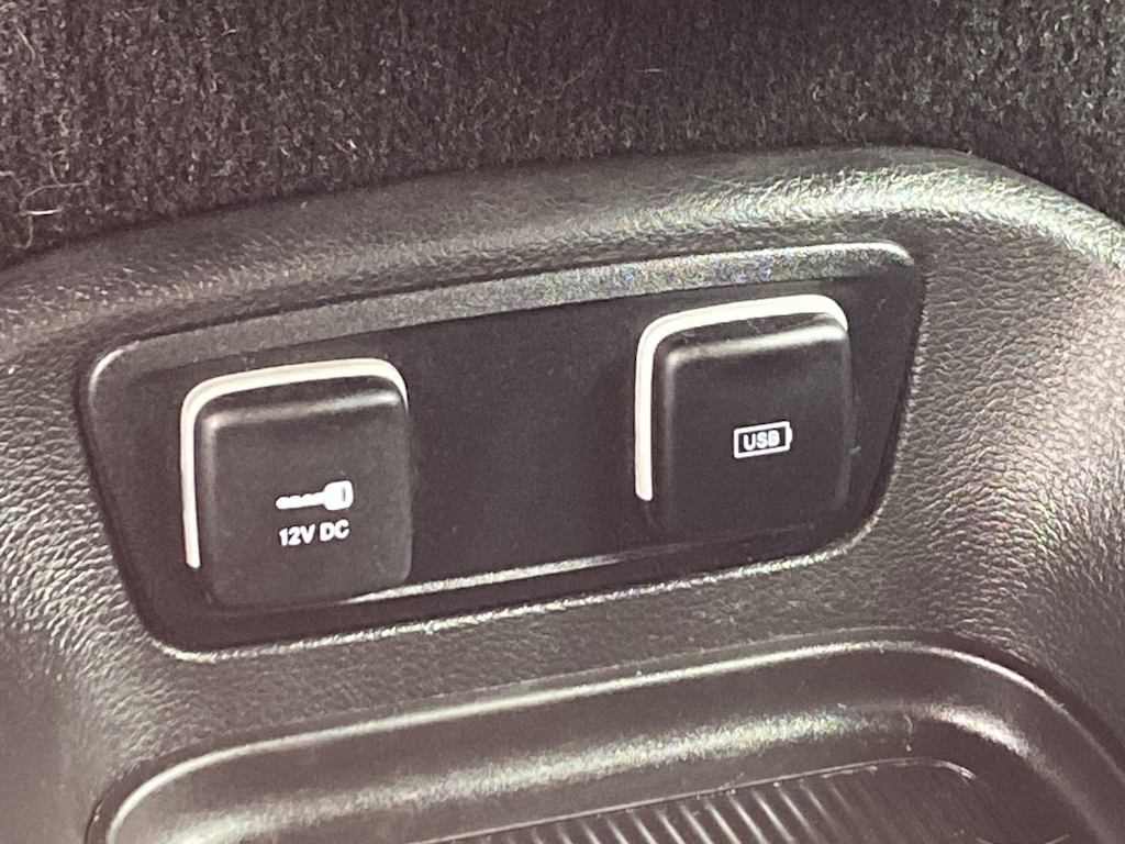 2018 Chrysler Pacifica  33