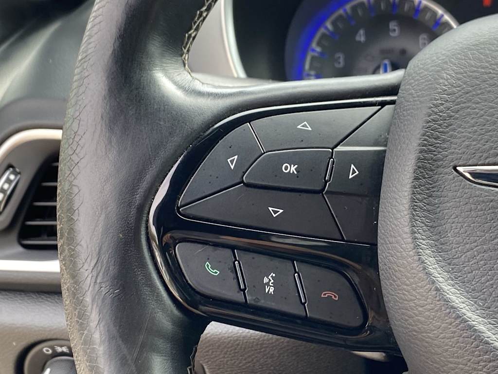 2018 Chrysler Pacifica  28