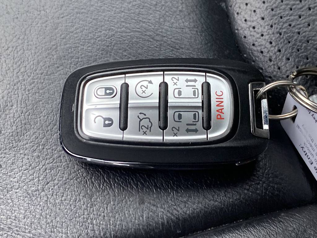 2018 Chrysler Pacifica  18