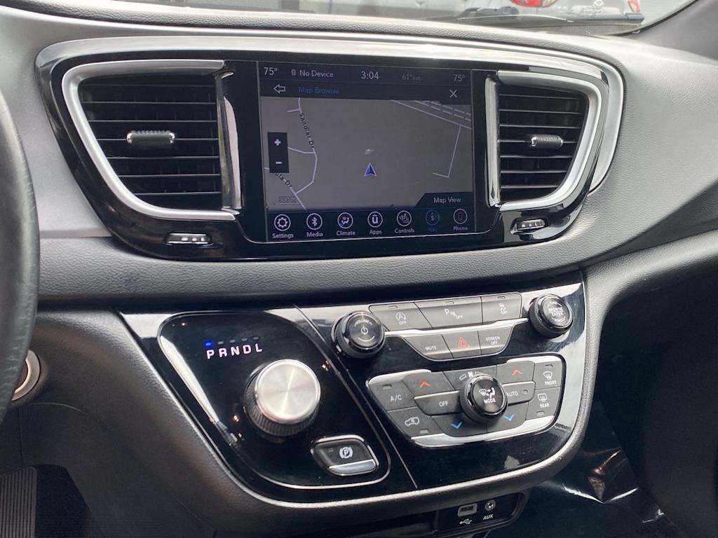 2018 Chrysler Pacifica  14