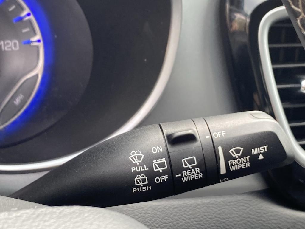 2018 Chrysler Pacifica  30