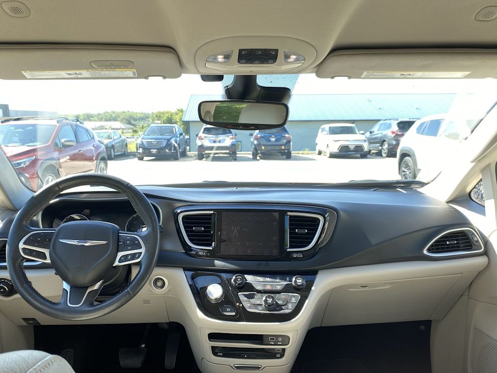 Thumbnail: 2020 Chrysler Pacifica - 9